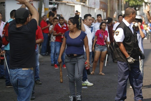 Pljačke i veliki prosvjedi zbog povećanja cijena goriva u Meksiku, ubijene tri osobe