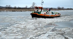 LEDENI VAL U Srbiji izvanredno stanje u 13 općina, led zarobio brodove na Dunavu