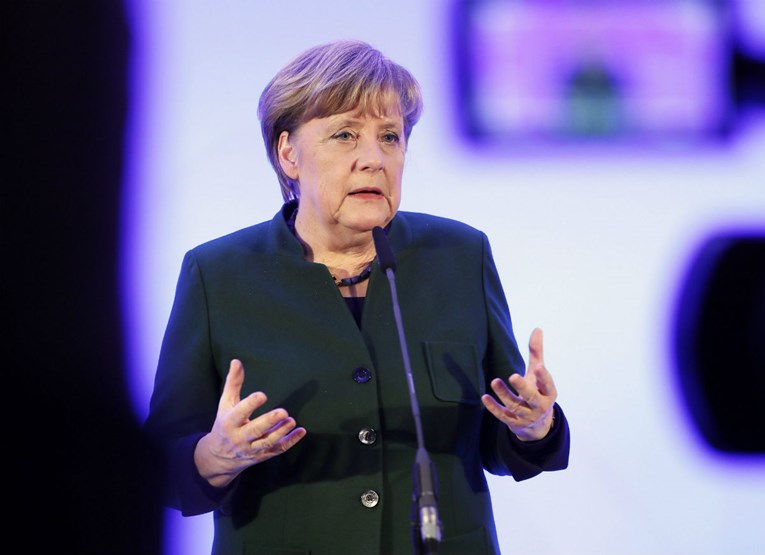 Sve gore stanje za Angelu Merkel: I dalje raste popularnost SPD-a