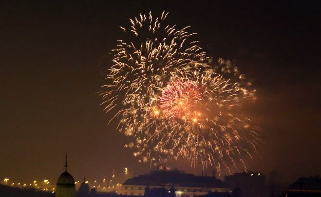 FOTO Pogledajte spektakularni vatromet kojim je Zagreb proslavio međunarodno priznanje Hrvatske
