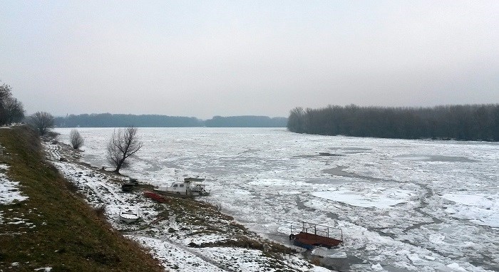 Dunav se smrzava, Hrvati pozvali mađarske ledolomce u pomoć