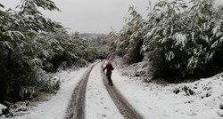 VIDEO Snijeg pao i na Visu, u Delnicama ga ima skoro pola metra, evo što nas još čeka