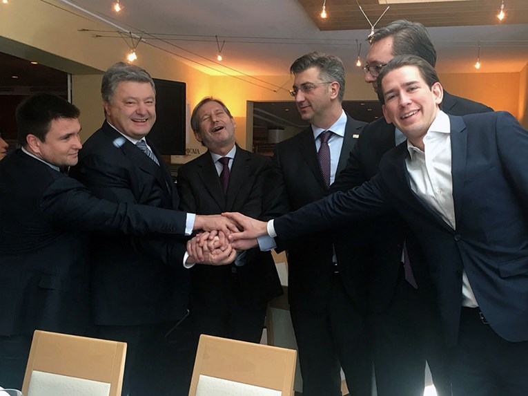 Evo što je Plenković komentirao nakon što se s Vučićem veselo držao za ruku