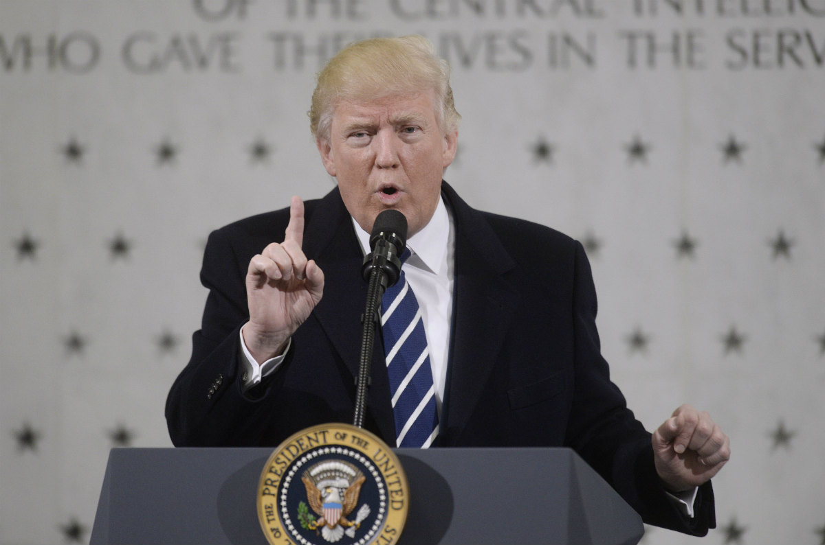 Amerikanac udario muslimanku na aerodromu pa joj zaprijetio: "Jebao te islam, sad je tu Trump!"