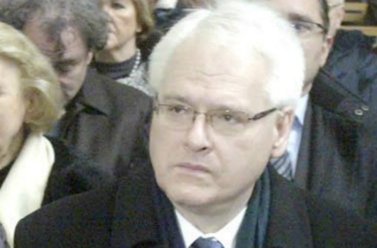 Josipović za srpsku Politiku: HDZ na oba oka žmiri na ustašofiliju, a u Srbiji sikće četnička zmija