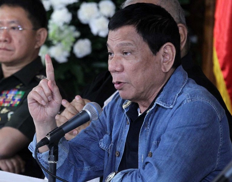 Duterte: Dajte mi soli i octa i pojest ću teroristima jetre
