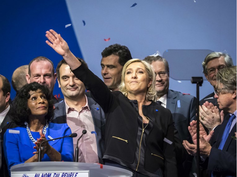 Dvoje ključnih suradnika Marine Le Pen zadržano na ispitivanju