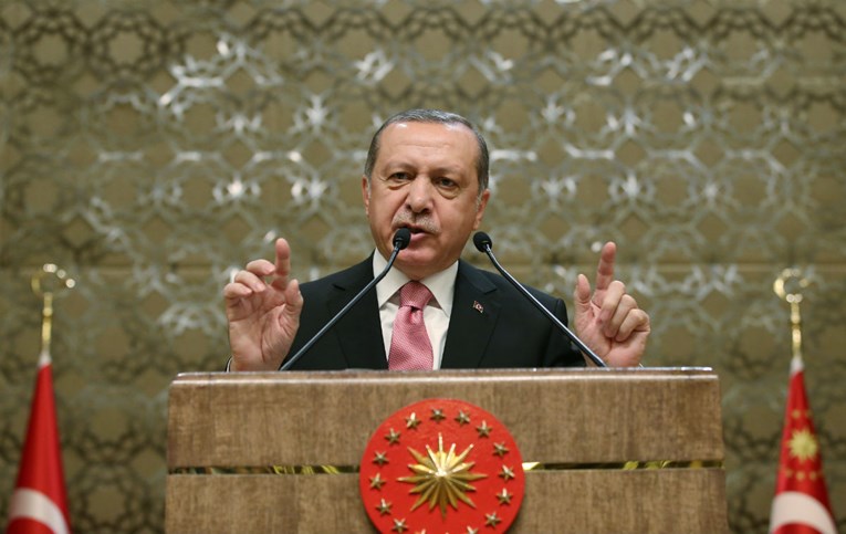 Erdogan opet podivljao, okrivio Nizozemsku za genocid u Srebrenici