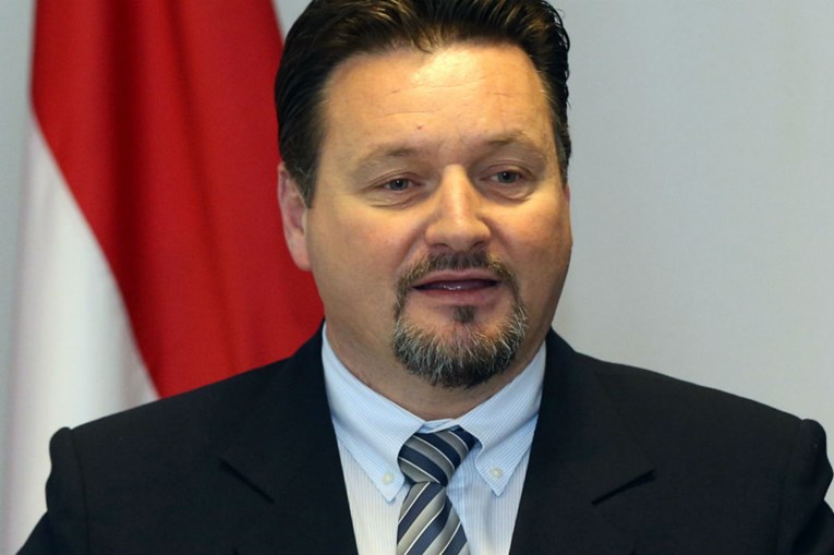 Ministar Kuščević u izbornoj turneji posjetio i gradilište ceste na Braču