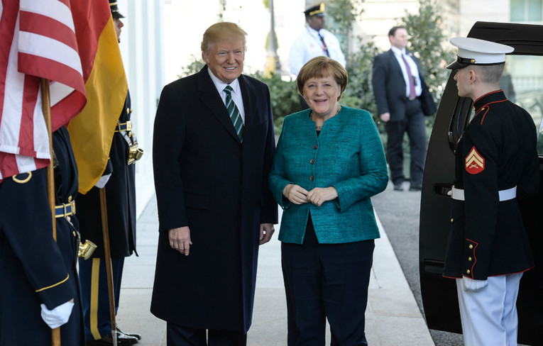 Trump upozorava: "Budućnost zapada je upitna"