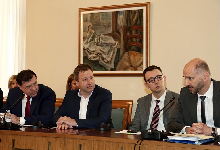 SDP-ovci pred europskom povjerenicom zbog HDZ-ovca napustili sjednicu