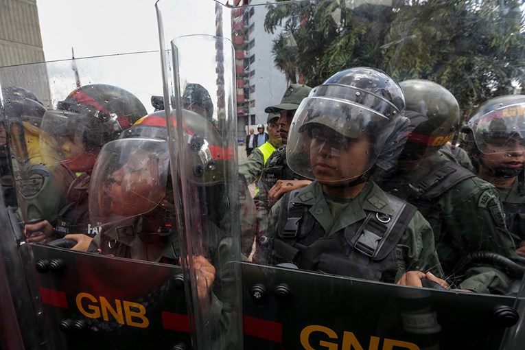 Venezuela: Maduro pokušava smiriti stanje u zemlji