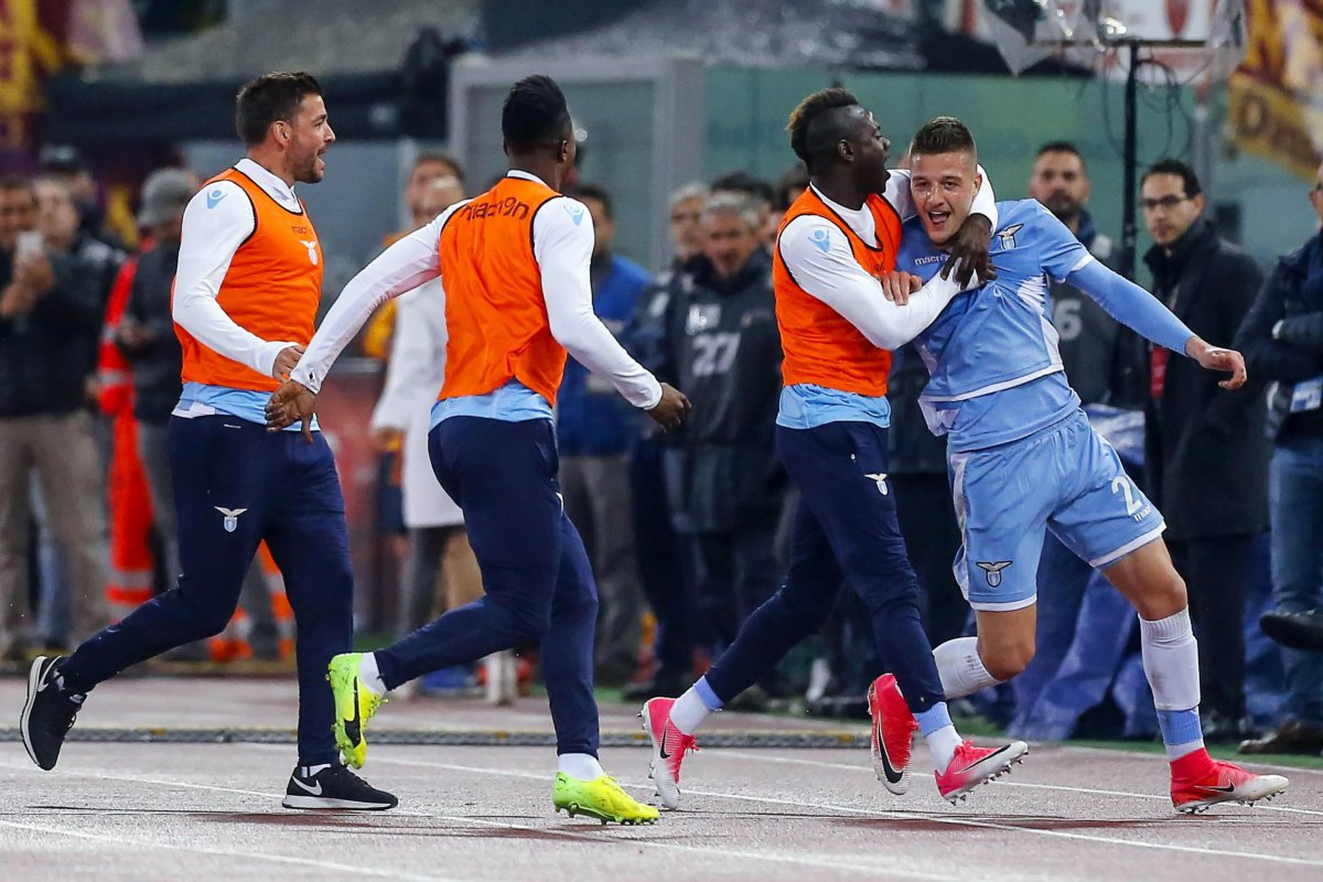 Roma pobijedila u derbiju, ali je Lazio prošao u finale Kupa