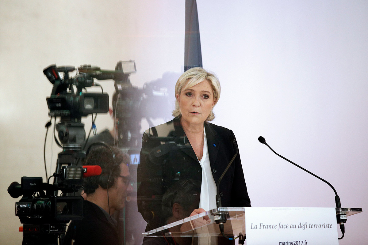 Zapalili glavni stožer Marine Le Pen