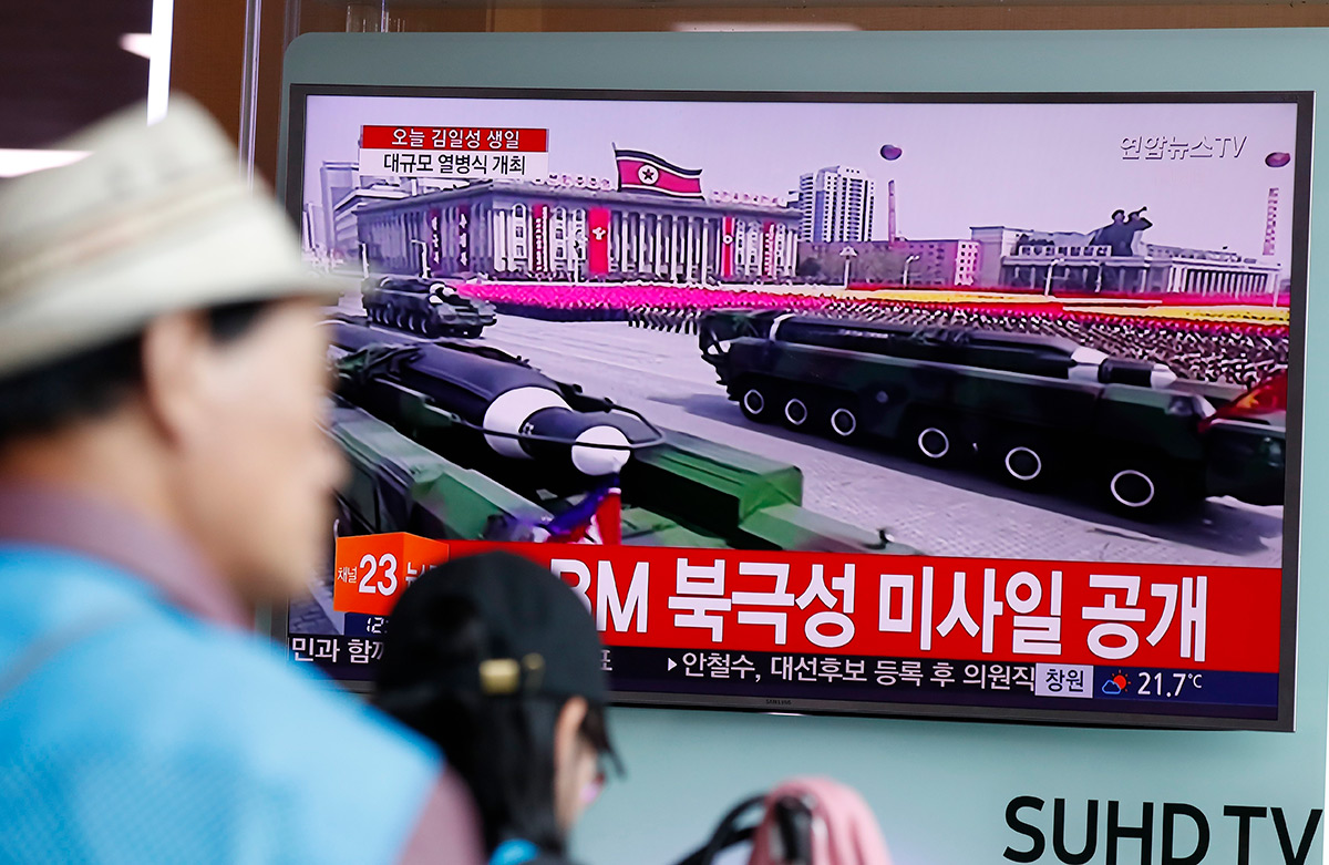 VELIKI VOJNI MIMOHOD Sjeverna Koreja pokazala snagu, ali i nove podmorničke projektile