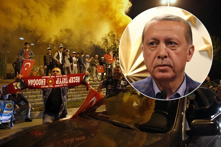 KAOS U TURSKOJ Prosvjedi, ubojstva, oporba najavila tužbe, a Erdogan poručio: "Vraćam smrtnu kaznu"