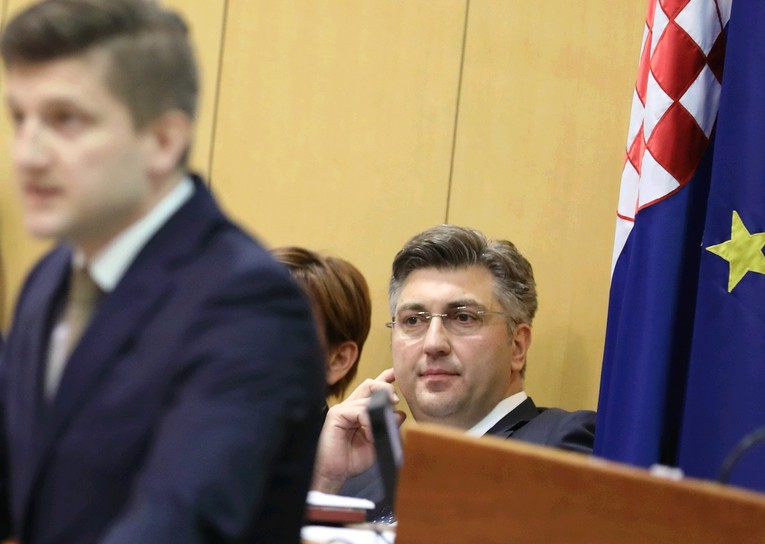 Svi pričaju o Mariću, a misle samo o izborima