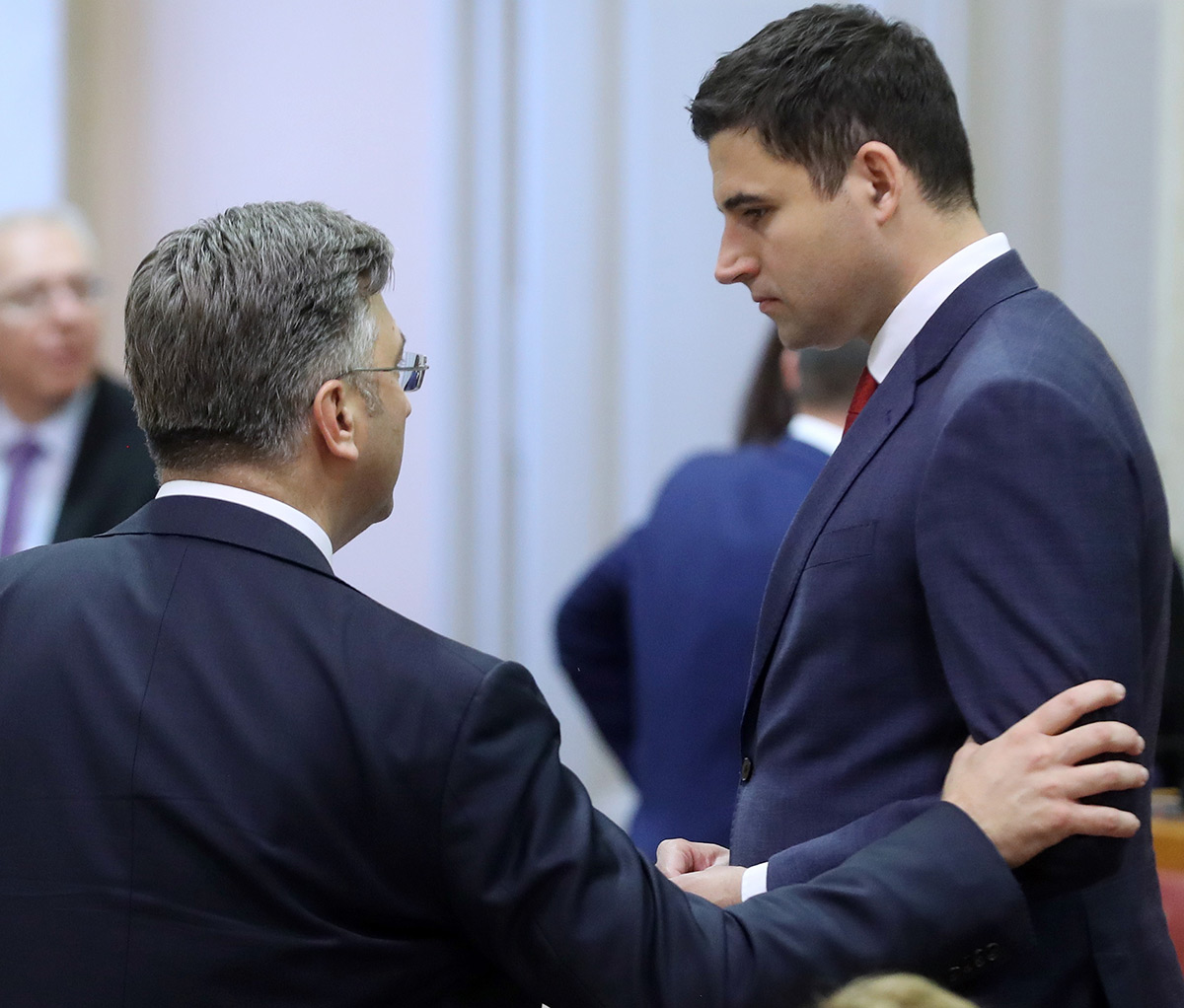 FOTO Plenković je Bernardića čvrsto primio za ruku, što mu je rekao da je šef SDP-a postao tako ozbiljan?