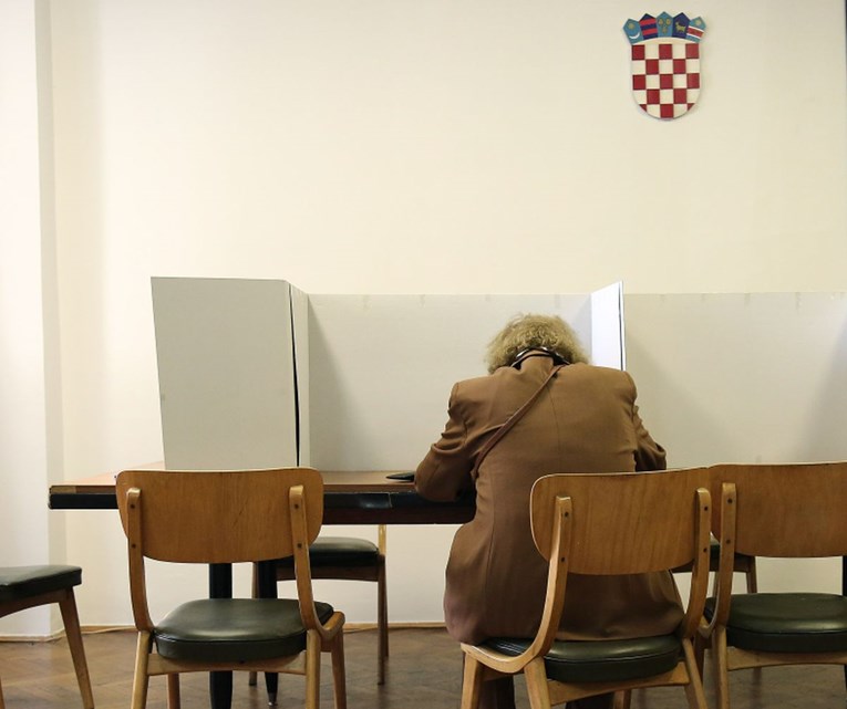 Zabilježeno niz nepravilnostima na izborima a spominju se slučajevi iz Zagreba, Metkovića i Vinkovaca