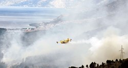 ZAUSTAVLJENO ŠIRENJE Veliki požar kod Tučepa gasila tri kanadera i 250 vatrogasaca