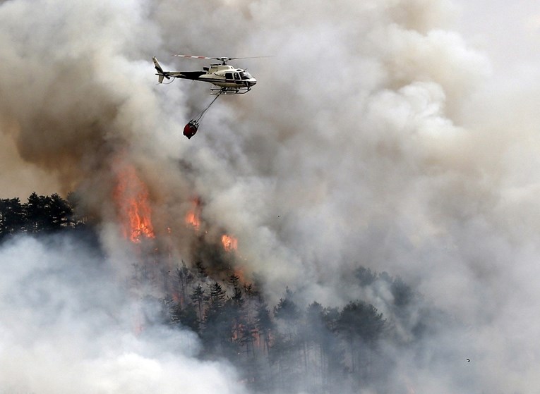 Zbog velikog požara u Španjolskoj evakuirano više od 700 ljudi