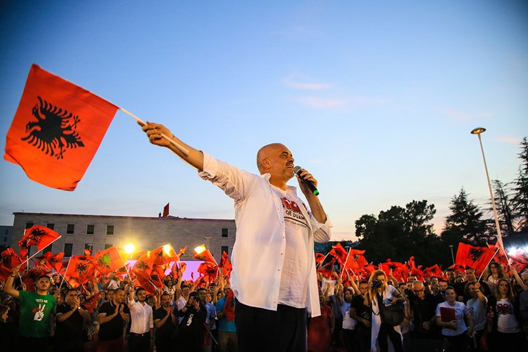 Nepotpuni rezultati izbora: Albanski vladajući socijalisti osvajaju jasnu većinu