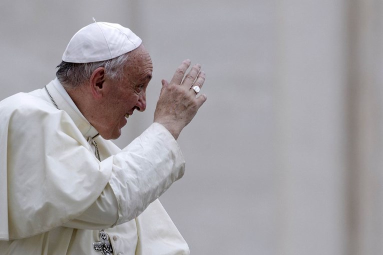 Papa pozvao na izdavanje viza izbjeglicama te upozorio: "Protjerivanje nije rješenje"