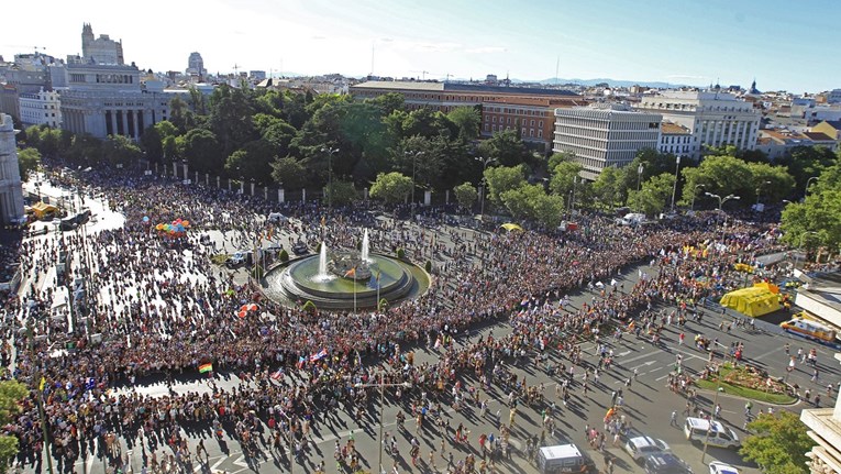 SVJETSKA PARADA PONOSA Nekoliko stotina tisuća ljudi marširalo Madridom