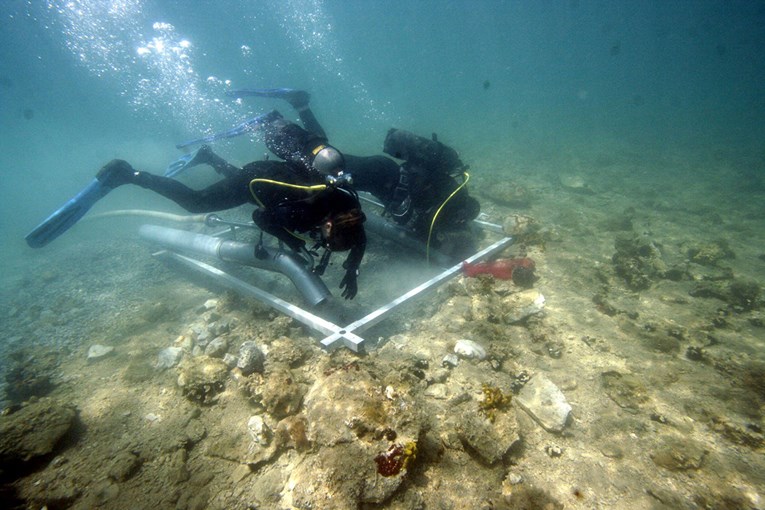 FOTO Zadarski arheolozi pod morem istražuju slabo poznatu kulturu staru 3500 godina
