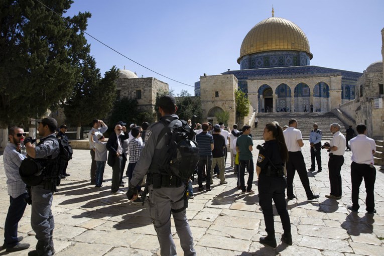 "Nasilno su prosvjedovali": Policija uhitila 33 Palestinca zbog nereda kod al-Akse