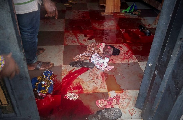 Sedamnaestero ubijenih nakon mise u Nigeriji: "Pucali su na sve koje su zatekli na cesti"