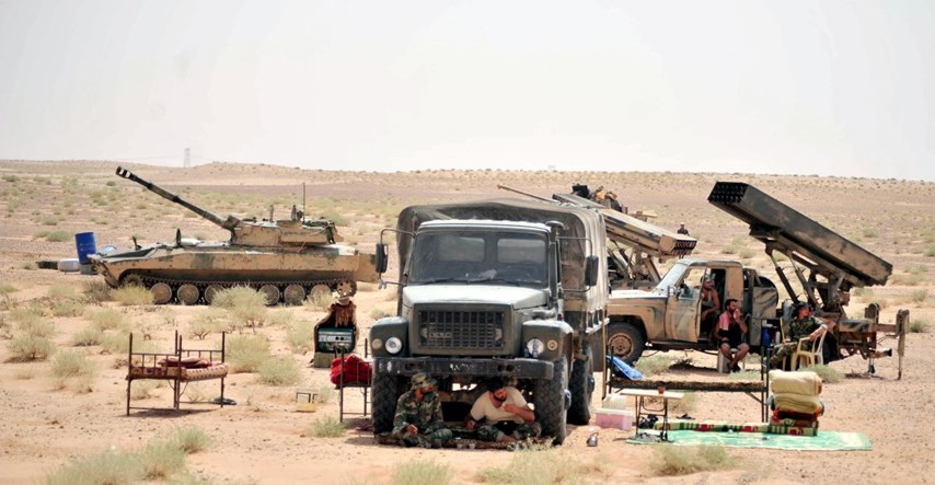 Sirijska vojska probila opsadu vojnog aerodroma, džihadisti potjerani prema granici s Irakom