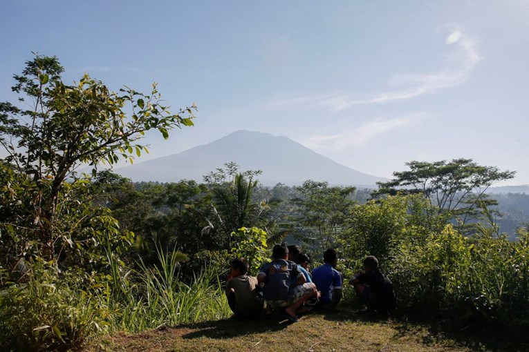 VIDEO Probudio se vulkan na Baliju, evakuirano više od 11.000 ljudi