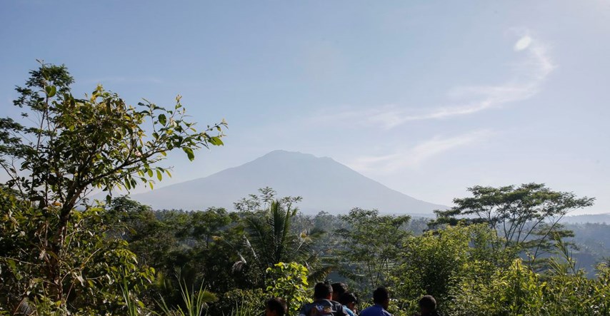 VIDEO Probudio se vulkan na Baliju, evakuirano više od 11.000 ljudi