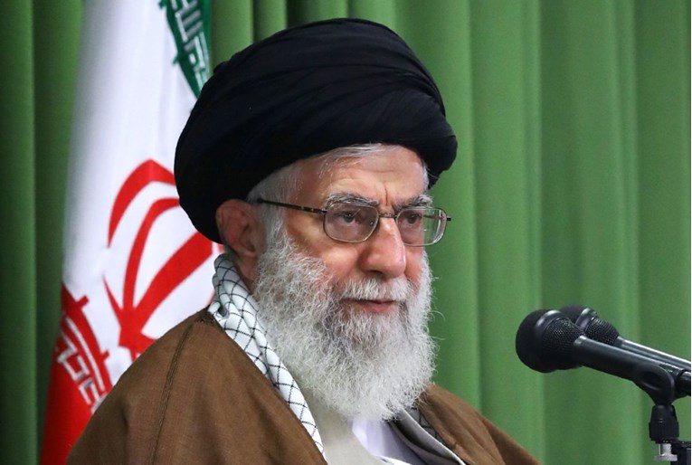 Hamnei rekao da su SAD iranski neprijatelj broj jedan, studenti uzvratili: "Smrt Americi"