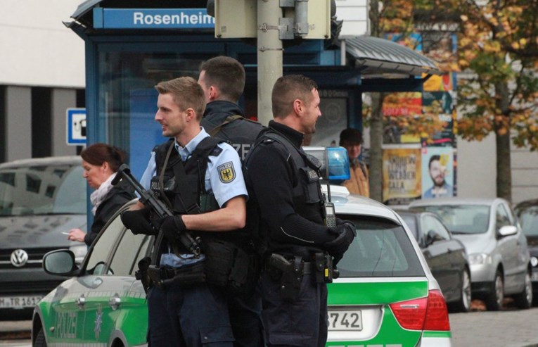 Policija objavila detalje današnjeg napada u Muenchenu: "Radi se o psihičkom bolesniku"