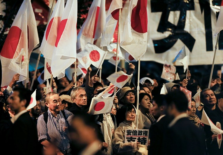 Japanci na parlamentarnim izborima, Abe veliki favorit