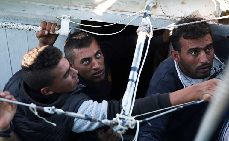 U Sredozemnom moru utopilo se najmanje pet migranata, među njima je i jedno dijete