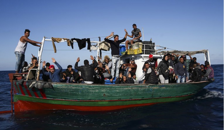 Broj migranata koji dolaze u Europu se prepolovio