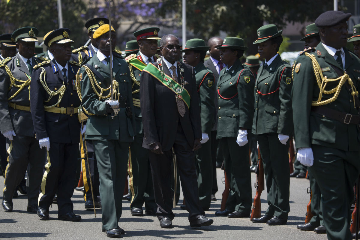 Mugabe nastavlja pregovore s vojskom, njegova stranka vjerojatno će ga smijeniti