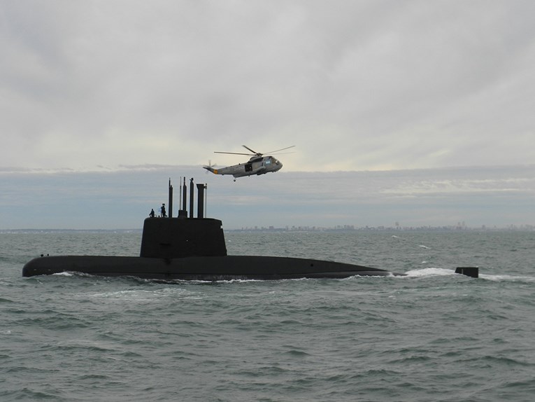 Mjesec dana nakon nestanka argentinske podmornice, šef mornarice dobio otkaz
