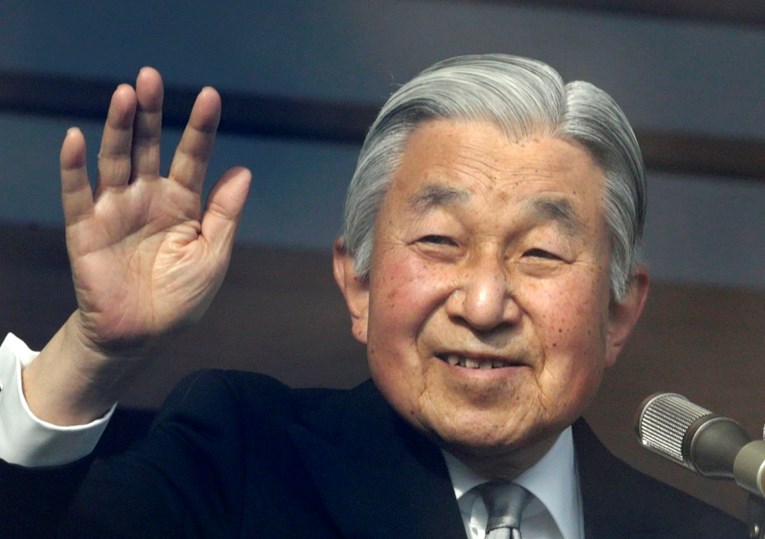 Japanski car se povlači u mirovinu, to je prvi takav slučaj u posljednja dva stoljeća