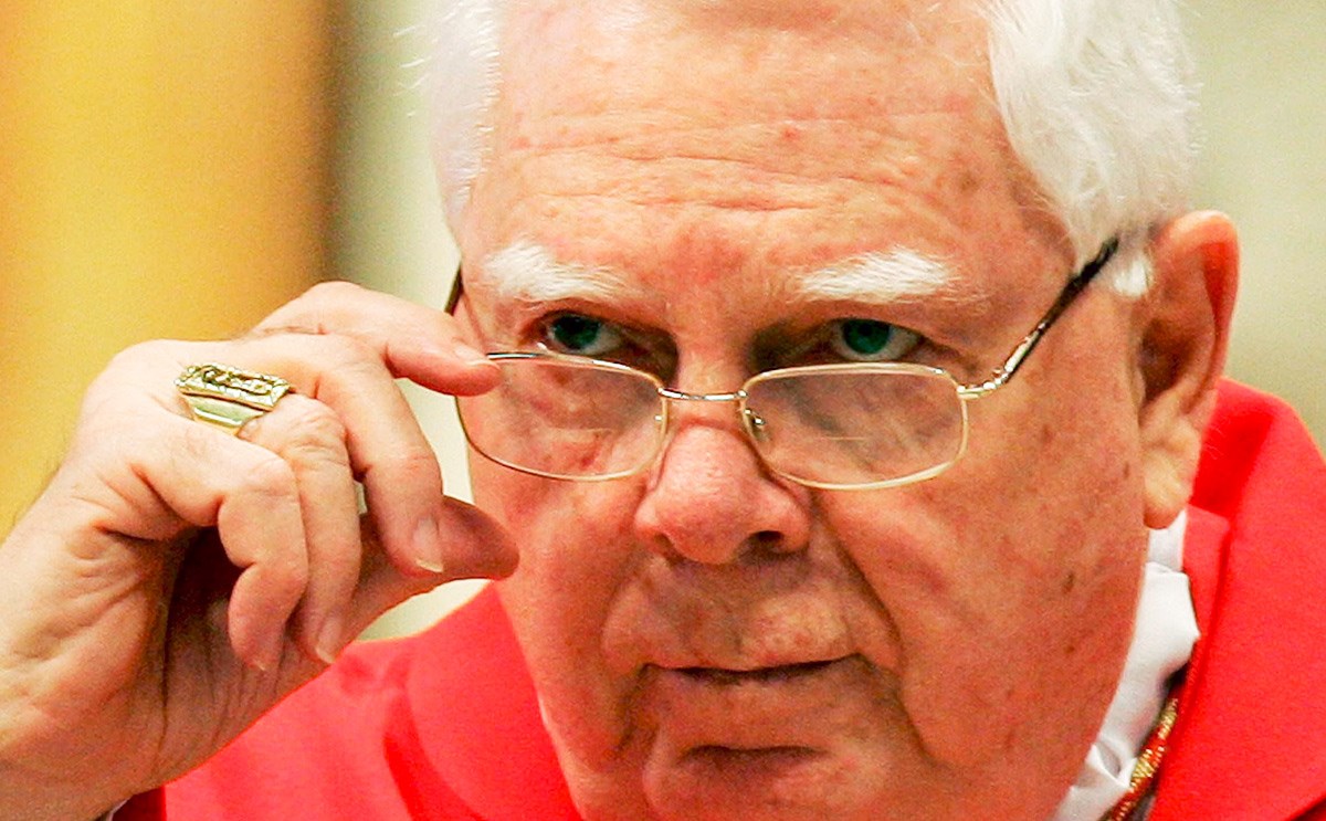 Umro američki kardinal koji je štitio svećenike pedofile