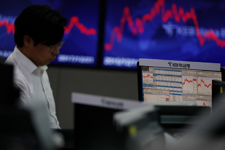 Azijske burze u blagom porastu, dolar ojačao