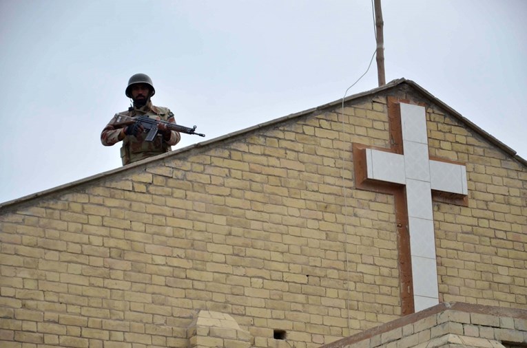 Uz visoke mjere zaštite održana božićna misa u pakistanskoj crkvi, nedavnoj meti IS-a