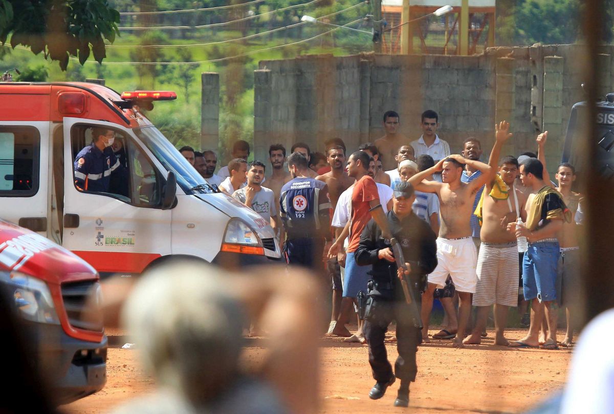 U zatvorskoj pobuni u Brazilu najmanje devet zatvorenika ubijeno i 14 ozlijeđeno