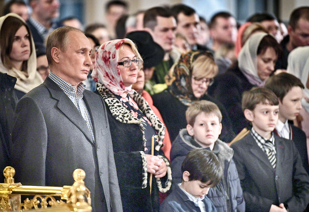 Putin na ponoćki u Sankt Peterburgu: "Ovaj blagdan donosi nadu milijunima vjernika"