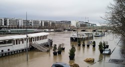 Parizu prijete katastrofalne poplave, nabujala Seine brzo raste, vikend će biti kritičan