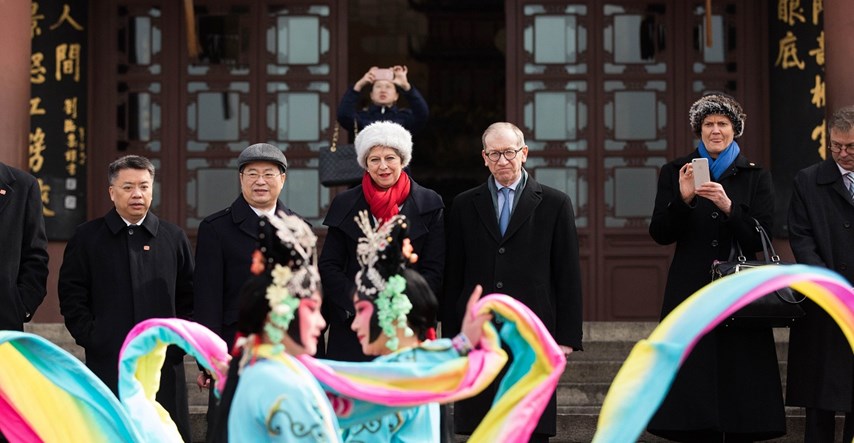 Theresa May doputovala u službeni posjet Kini, želi ojačati trgovinske odnose