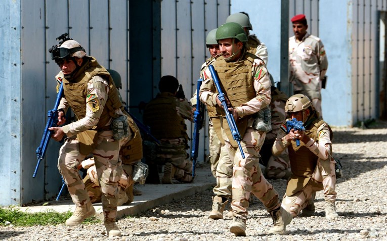 NATO tvrdi da ipak ostaje u Iraku jer su Iračani to tražili